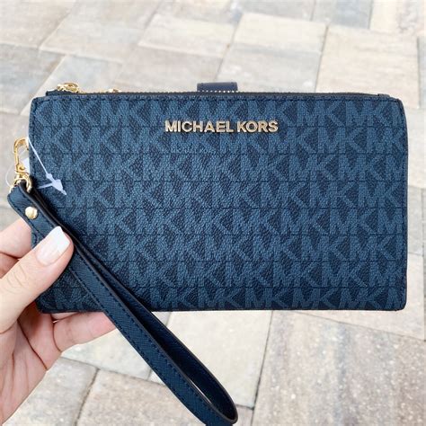 michael kors jet set signature phone case/wristlet|Jet Set Large Signature Logo Stripe Smartphone Wallet .